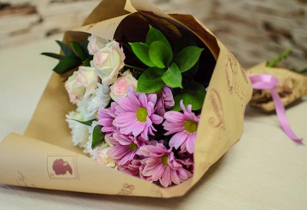 Букет цветов из: Розы и Хризантемы в Кировский Астраханской области