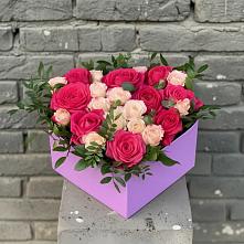 Цветочная композиция из Розы в коробке в Кировский Астраханской области