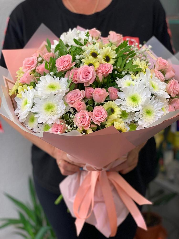 Букет цветов из: Розы и Хризантемы в Кировский Астраханской области