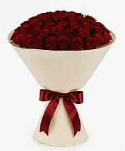 Букет 101 Бордовая роза Блэк Бакарра в Кировский Астраханской области