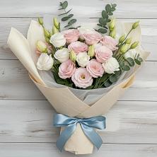 Букет цветов из:  Лизиантусы в Кировский Астраханской области