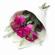Букет цветов из:  Розы в Кировский Астраханской области