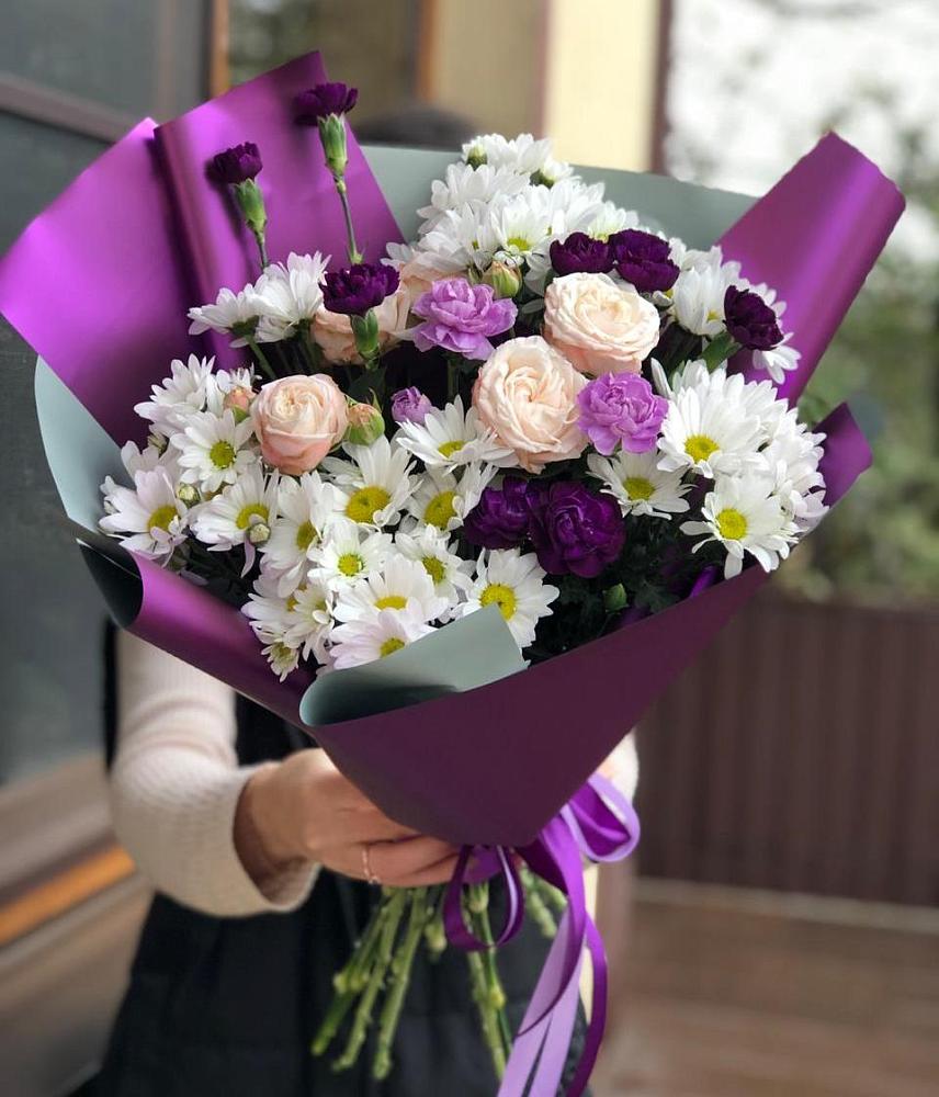 Букет цветов из: Хризантемы, Гвоздики и Розы в Кировский Астраханской области