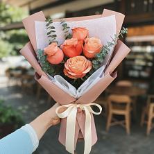 Букет цветов из:  Розы в Кировский Астраханской области