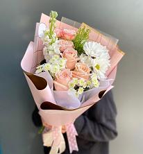 Букет цветов из:  Хризантемы и Розы в Кировский Астраханской области