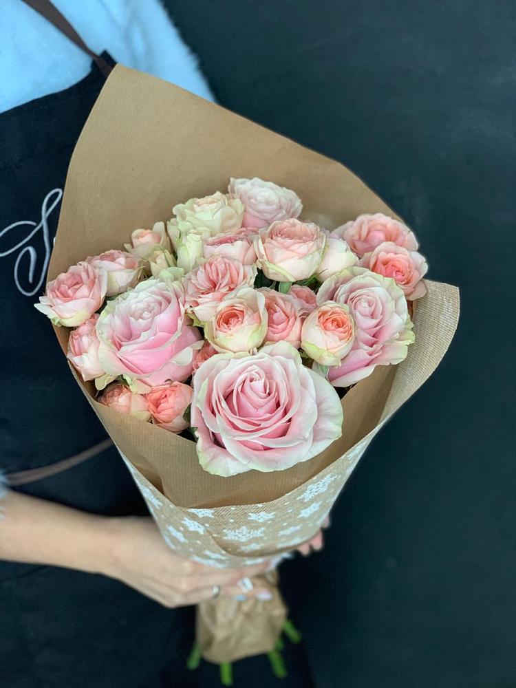 Букет цветов из: Хризантемы и Розы в Кировский Астраханской области