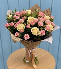 Букет цветов из:  Розы в Кировский Астраханской области
