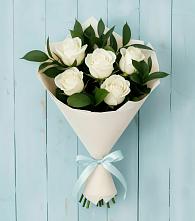 Букет цветов из:  Розы в Кировский Астраханской области