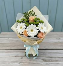 Букет цветов из:  Герберы, Розы и Хризантемы в Кировский Астраханской области