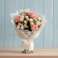 Букет цветов из:  Розы в Кировский Астраханской области
