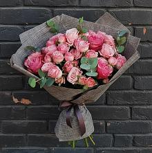 Букет цветов из:  Розы в Кировский Астраханской области